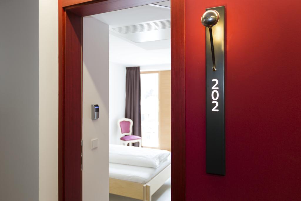 Kleinkunsthotel Натурно Номер фото