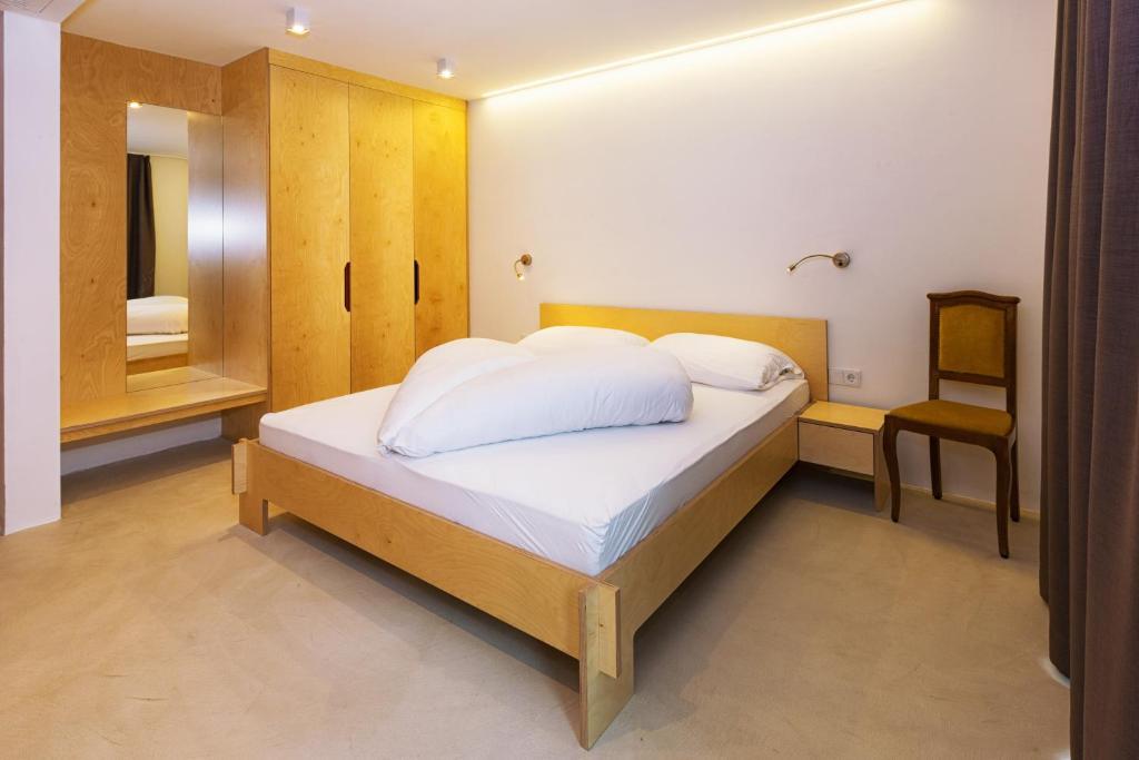 Kleinkunsthotel Натурно Номер фото