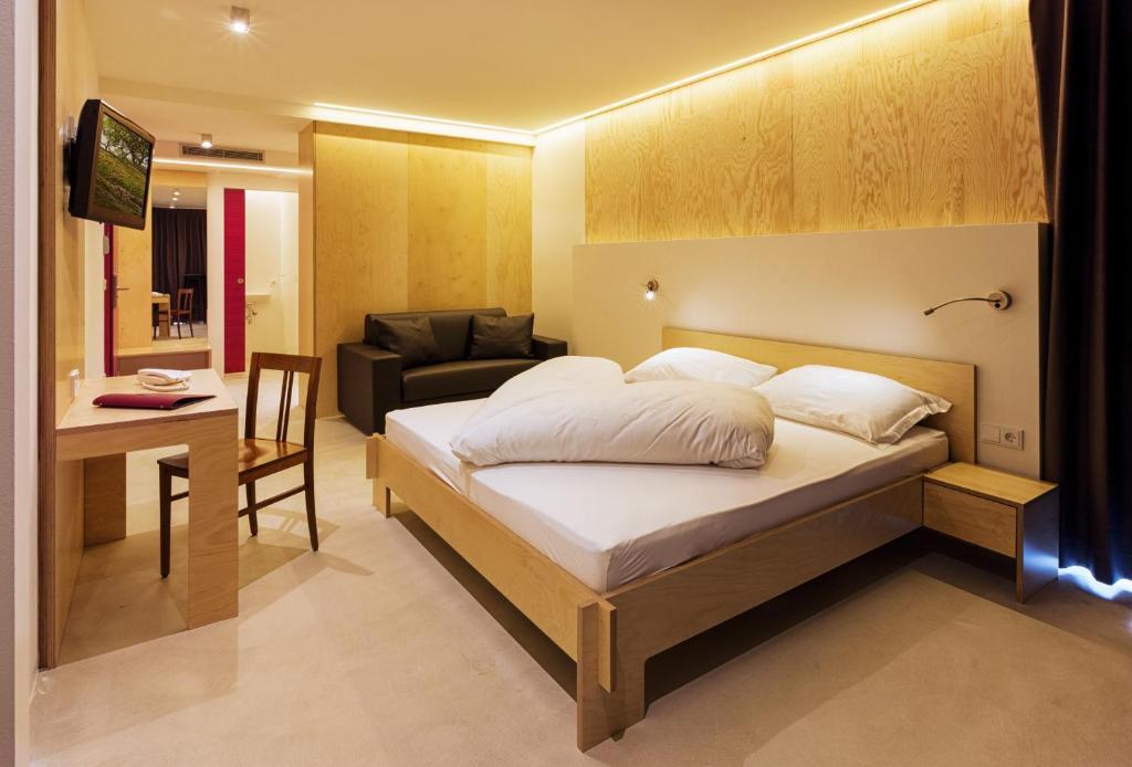 Kleinkunsthotel Натурно Номер фото